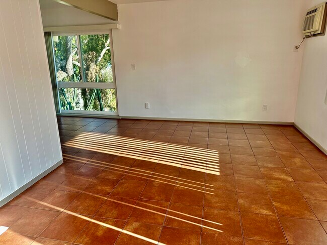 Building Photo - 4107 Sunset Dr