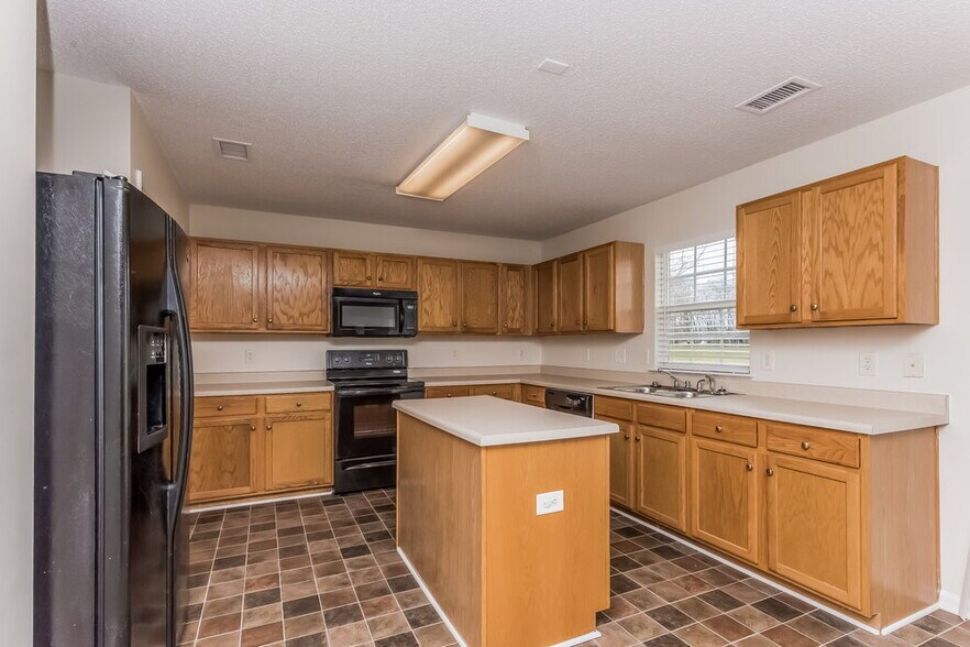 Building Photo - 1036 Meadowbrook Ln SW