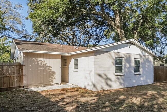 Building Photo - 9311 Mary Ave