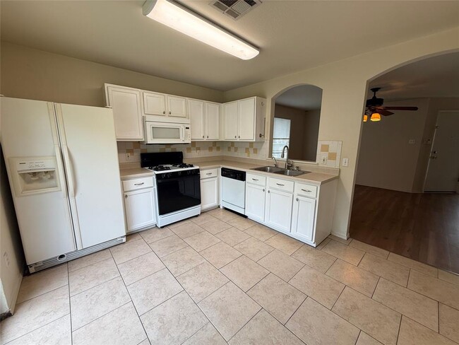 Building Photo - 224 Jim Miller Dr