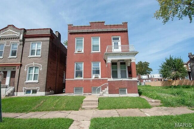 Primary Photo - 3721 Iowa Ave