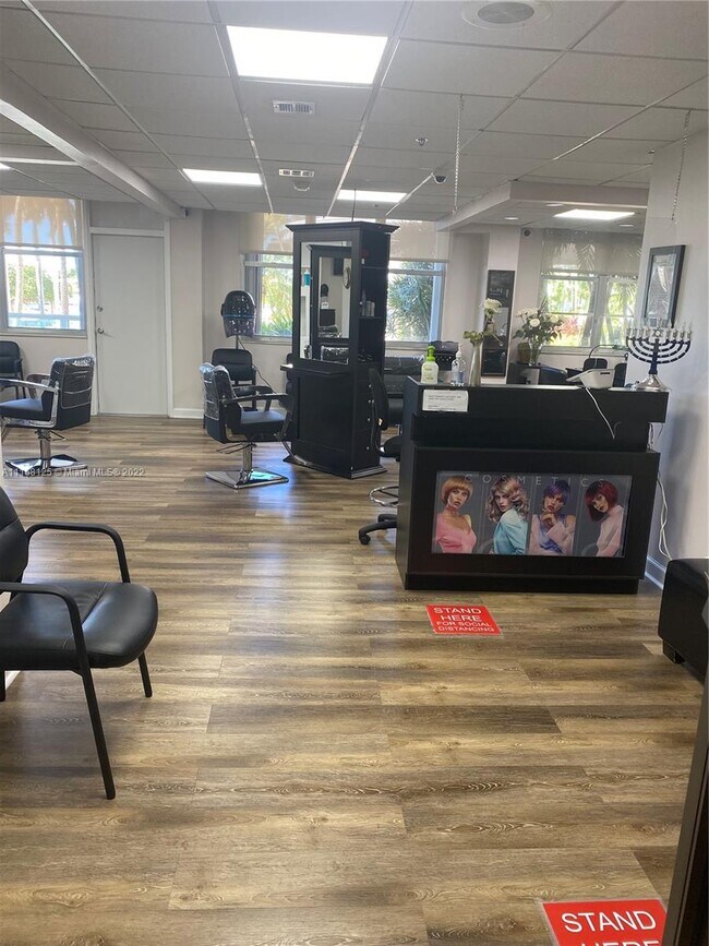 Building Photo - 5161 Collins Ave