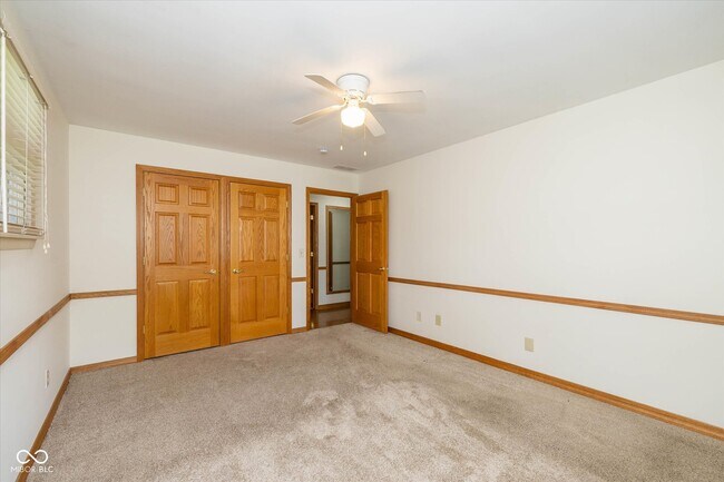Building Photo - 647 Alwyne Rd