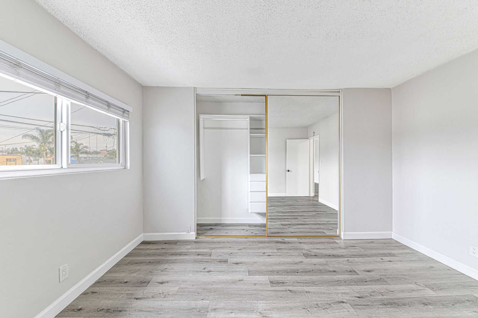 Building Photo - 125 E Spring St