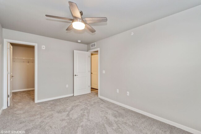 Building Photo - Brand New 2 Bedroom Townhome | Attached 2-Stall Garage | Big Ben Townhomes - Cedar Rapids