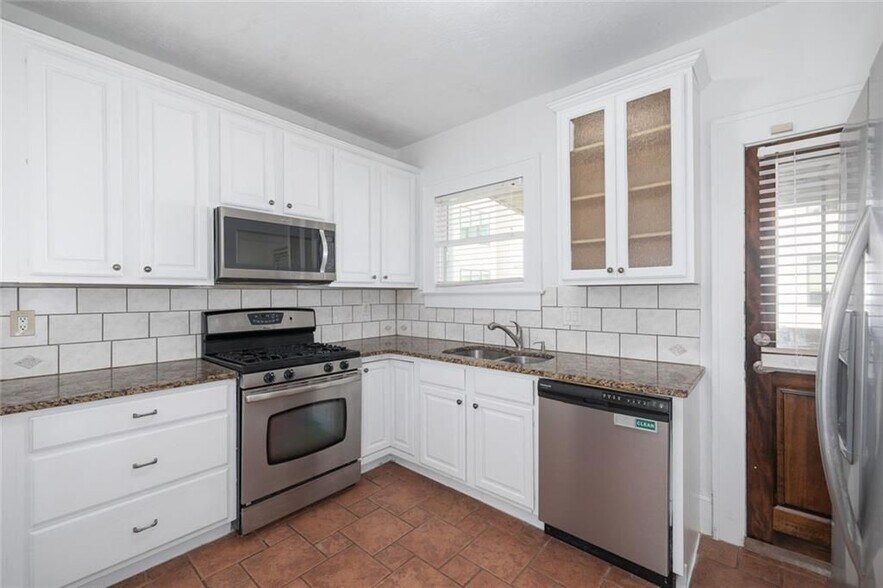 Building Photo - 257 Stovall St SE