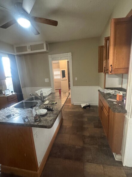 Building Photo - 360 Turner St