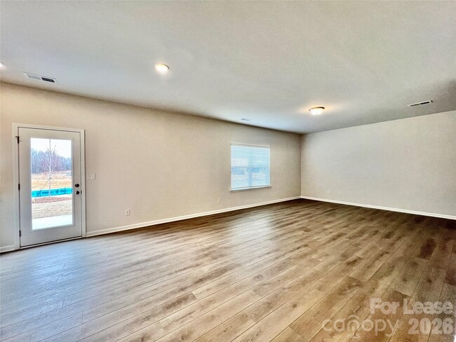 Building Photo - 1906 Gibb Xing