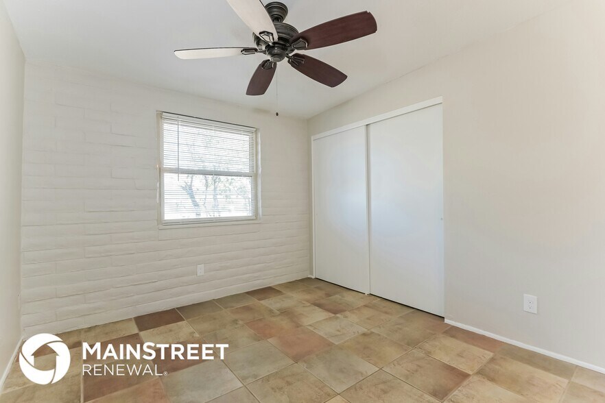 Building Photo - 7520 E Stella Rd