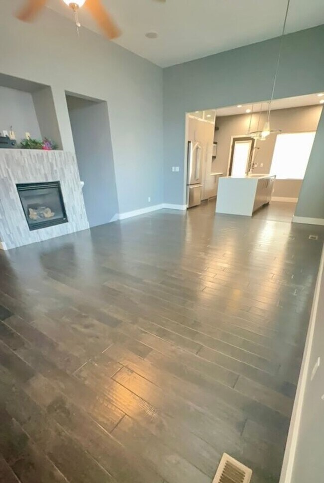Building Photo - Gorgeous Former Model 4BD Ranch Home | Upg...