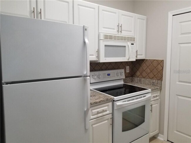 Building Photo - 1910 E Palm Ave