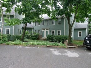 Building Photo - 89 Brookdale