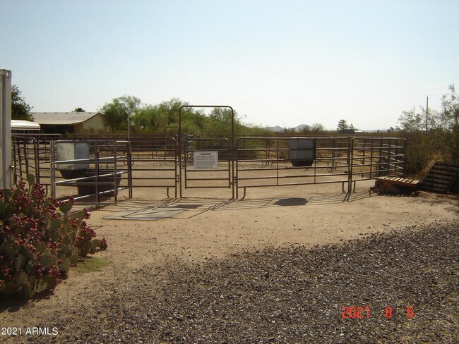 Building Photo - 51504 W Donald Dr