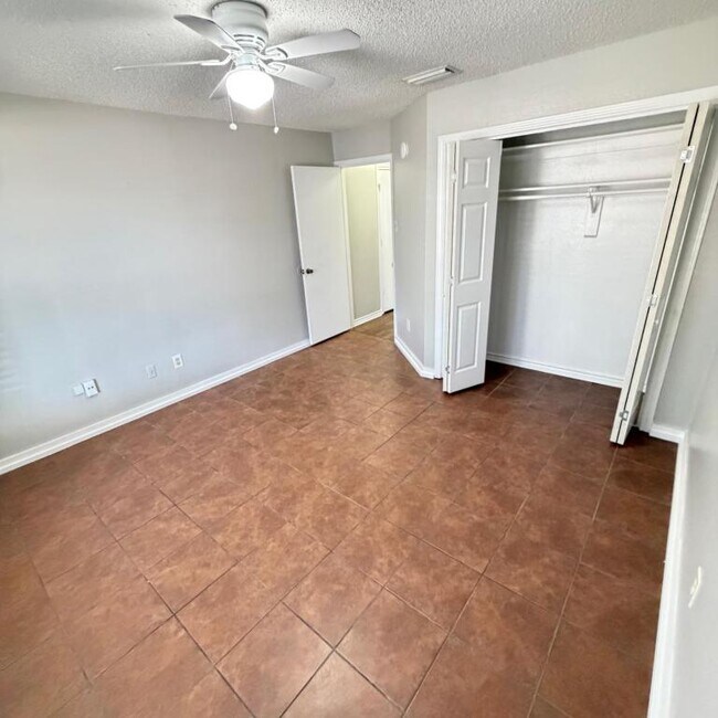 Building Photo - 5304 Waterford Dr