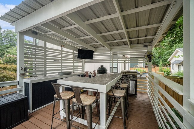 Building Photo - Charleston-Style East Atlanta Entertainer'...