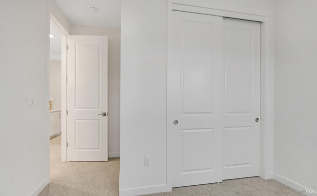 Building Photo - 1747 Linden Ln