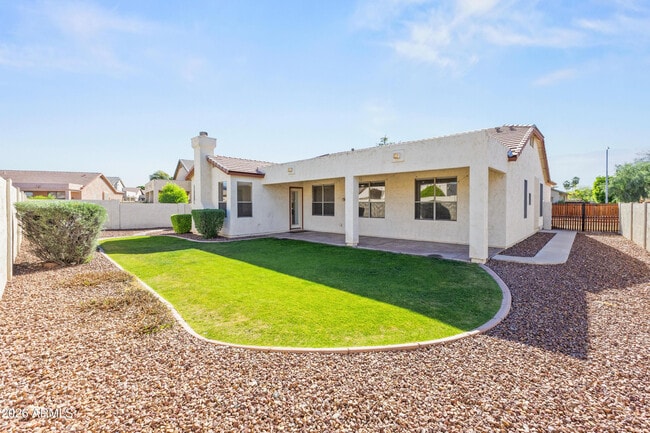 Building Photo - 6586 W Oraibi Dr