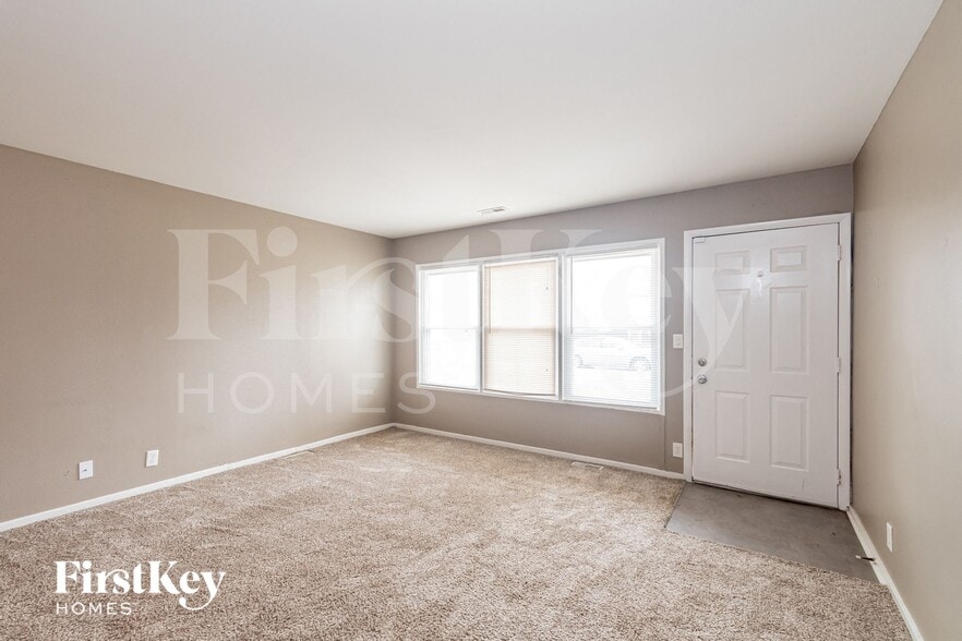 Building Photo - 3107 N Fuller Dr