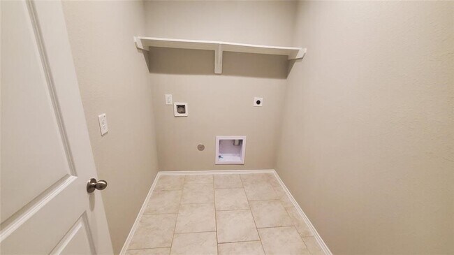 Building Photo - 22514 Busalla Trail