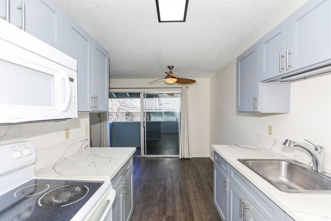 Building Photo - WAIPIO GENTRY: 2-BED, 1-BATH, 1-PARKING NOW AVAILABLE !