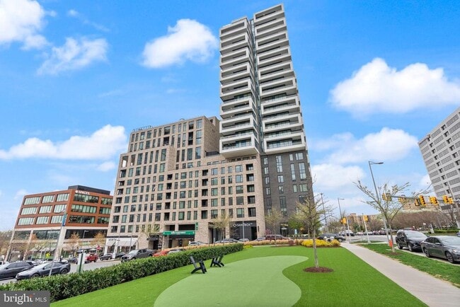 Building Photo - 1650 Silver Hill Dr
