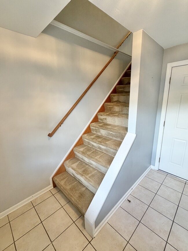 Building Photo - 1601 Thistle Dr