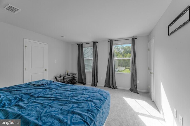 Building Photo - 370 Sedimentary Rock Rd