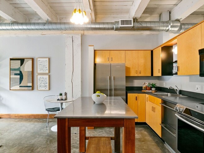 Building Photo - Historic Chown Pella Building - east facing Pearl District loft w/parking & storage