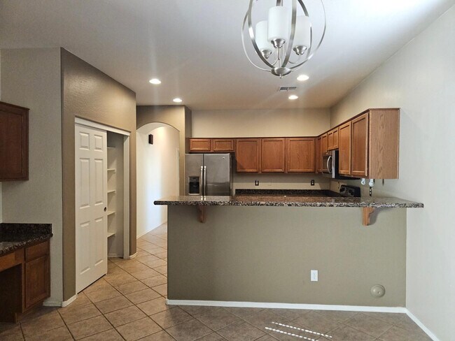 Building Photo - 18515 W Caribbean Ln