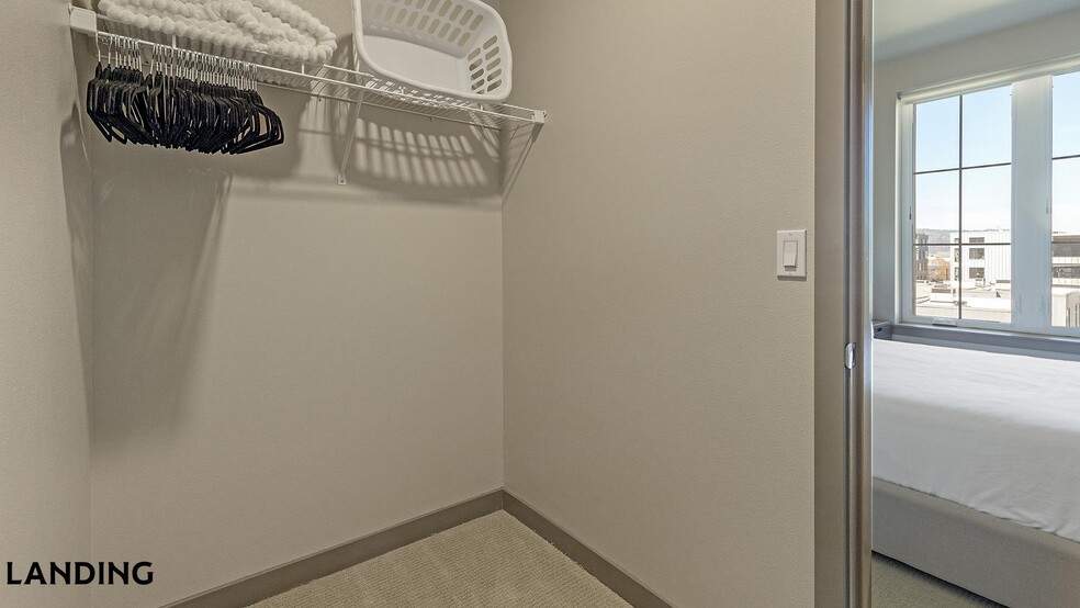 Building Photo - 1850 NW Front Ave