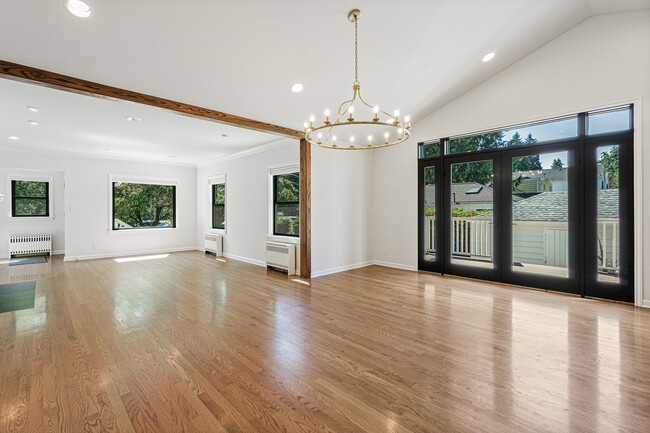 Building Photo - 3238 NE 94th St