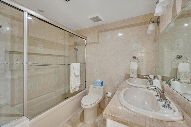 Building Photo - 5055 Collins Ave