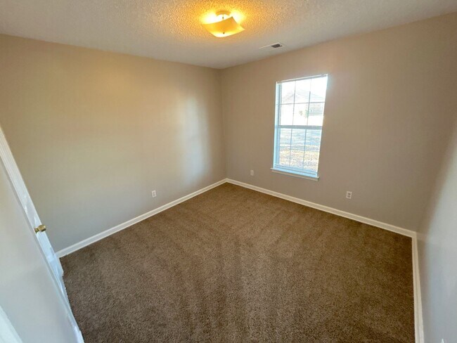 Building Photo - 286 Baltic St