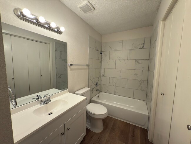 Building Photo - Charming 1 Bedroom Unit in Dallas!