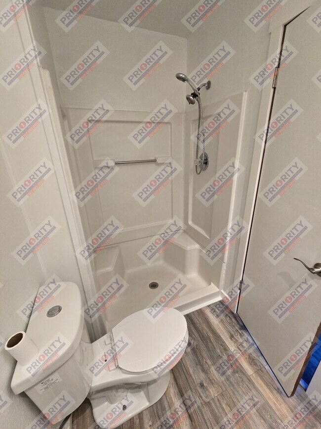 Building Photo - Single family home with a garage