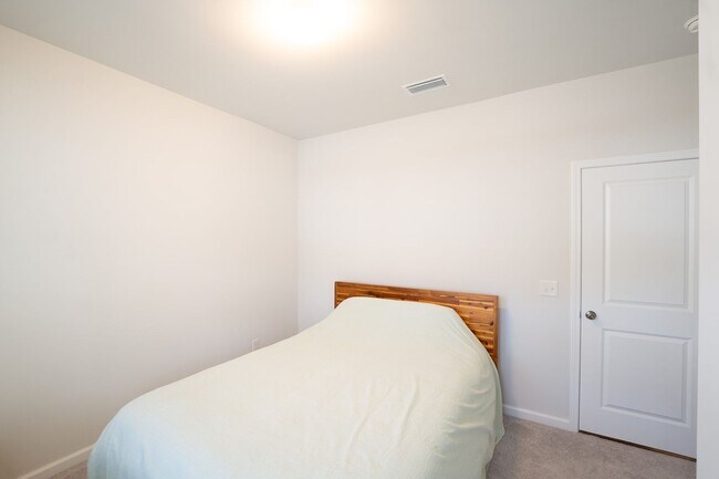 Building Photo - Coming Available!