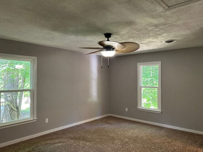 Building Photo - Charming 3BR Cape Cod w/ Loft, Skylights & Fenced Yard – Prime Midlothian Location - Buckingham V...