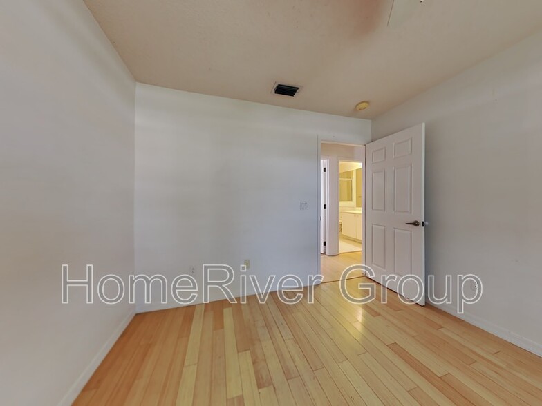 Building Photo - 679 Heather Stone Dr