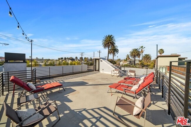 Building Photo - 411 Grand Blvd