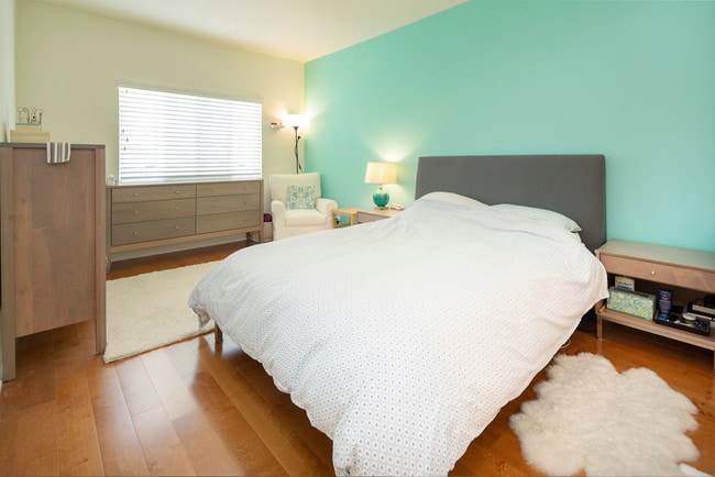 Building Photo - 1049 16th St