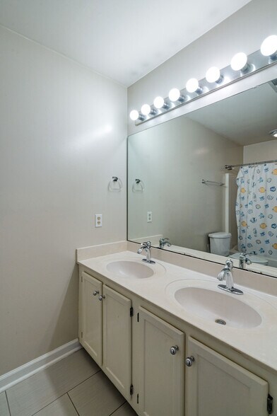 Building Photo - 5813 Wrightsville Ave
