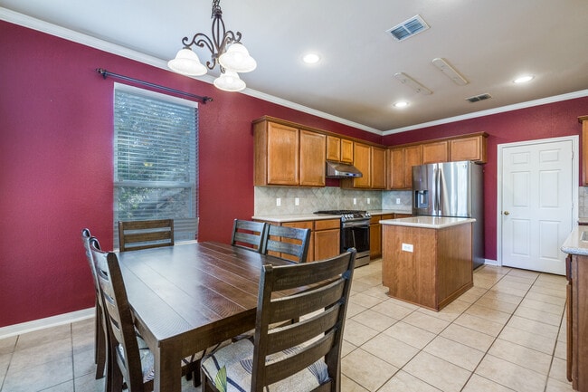 Building Photo - 503 Wildgrove Ln