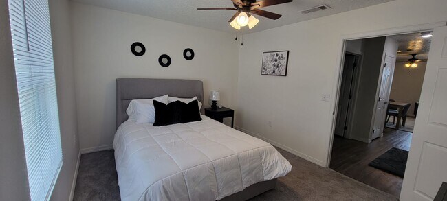 Building Photo - NEW LUXURY ONE BEDROOM APARTMENT FULLY FURNISHED