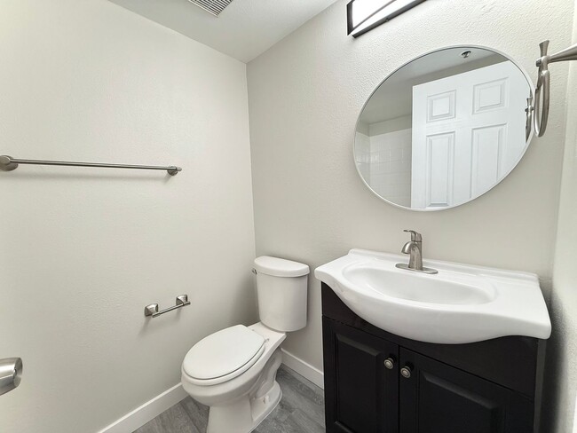 Building Photo - 2 bedroom 2 Bathroom Condo in Park City