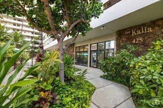 Building Photo - Remodeled 1 bed/ 1 bath- **ALL Utilities I...