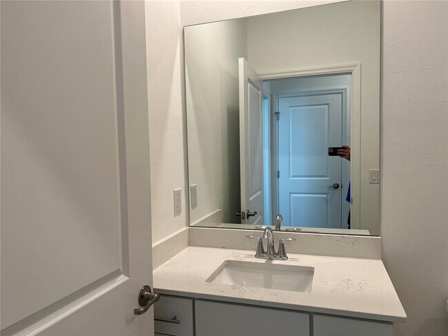 Building Photo - 11370 Burgundy Dr