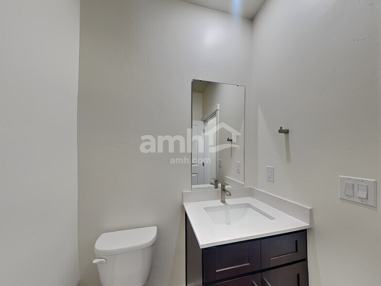 Building Photo - 9428 W Shumard St