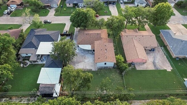 Building Photo - 5706 Rocky Ridge Rd