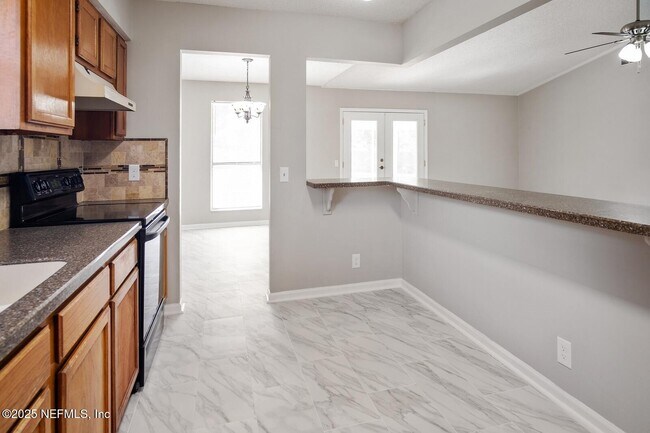 Building Photo - 7650 Cranberry Ln S