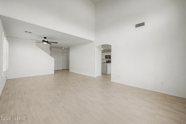 Building Photo - 2656 W Mountain Heights Ct